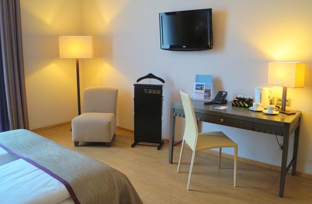 Hotel Wyndham Duisburger Hof 4*